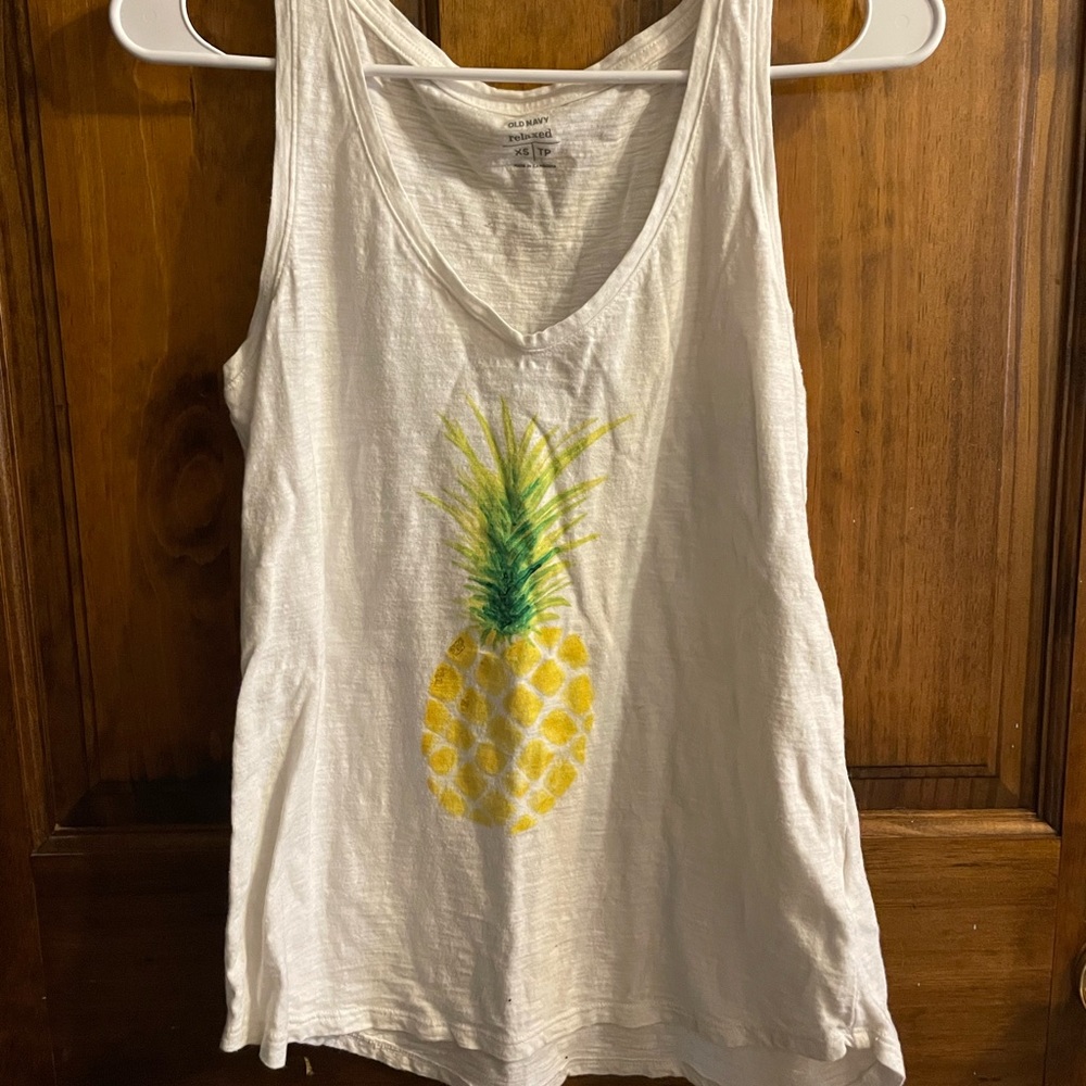 ✨Pineapple Tank Top✨
